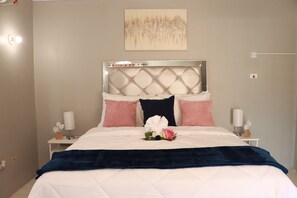 2 bedrooms, iron/ironing board, Internet, bed sheets