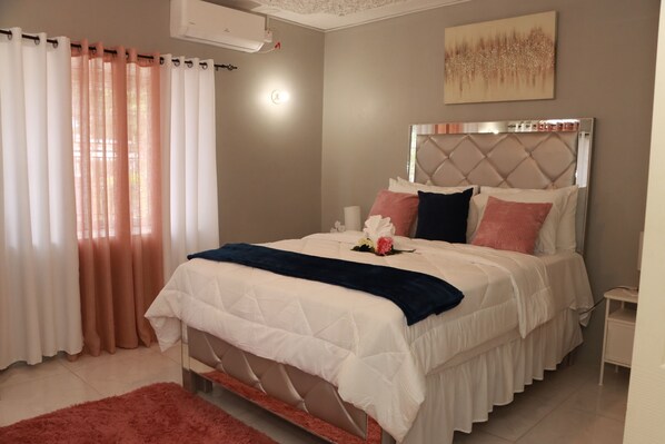 2 chambres, fer et planche à repasser, accès à Internet, literie fournie