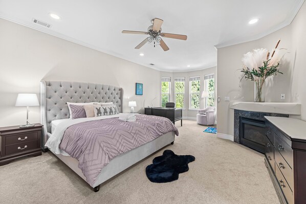 4 bedrooms, iron/ironing board, WiFi, bed sheets