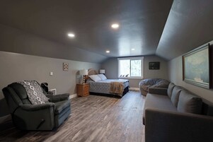 Cabaña, varias camas, patio (Grand Wildlife Lodge) | Interior