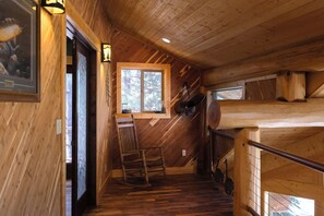 Interior - Grand Wildlife Lodge 10ppl (La Pine)