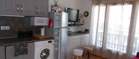 Micro-ondes, four, lave-vaisselle