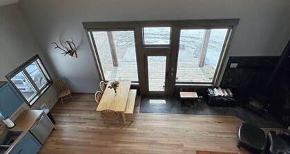 Spectacular Mountain Cabin in the heart of East Rosebud Mountains