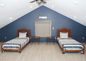2 habitaciones, tabla de planchar con plancha, internet y ropa de cama 