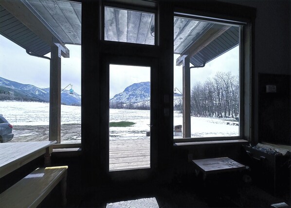 Interior - Spectacular Mountain Cabin in the heart of East Rosebud Mountains (Roscoe)