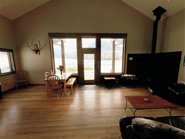 Télévision, cheminée