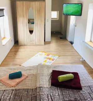 1 bedroom, free WiFi, bed sheets