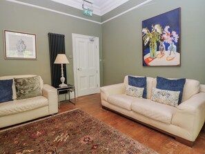 Cottage | Living area