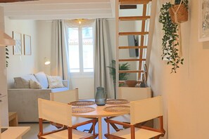 Dining - New! Beach Escape in Old Antibes (Antibes)