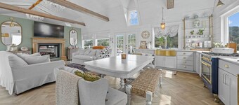 Charming Brazos River Front Cottage perfect for Stargazing, Tranquil and Private