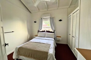 3 bedrooms, iron/ironing board, free WiFi