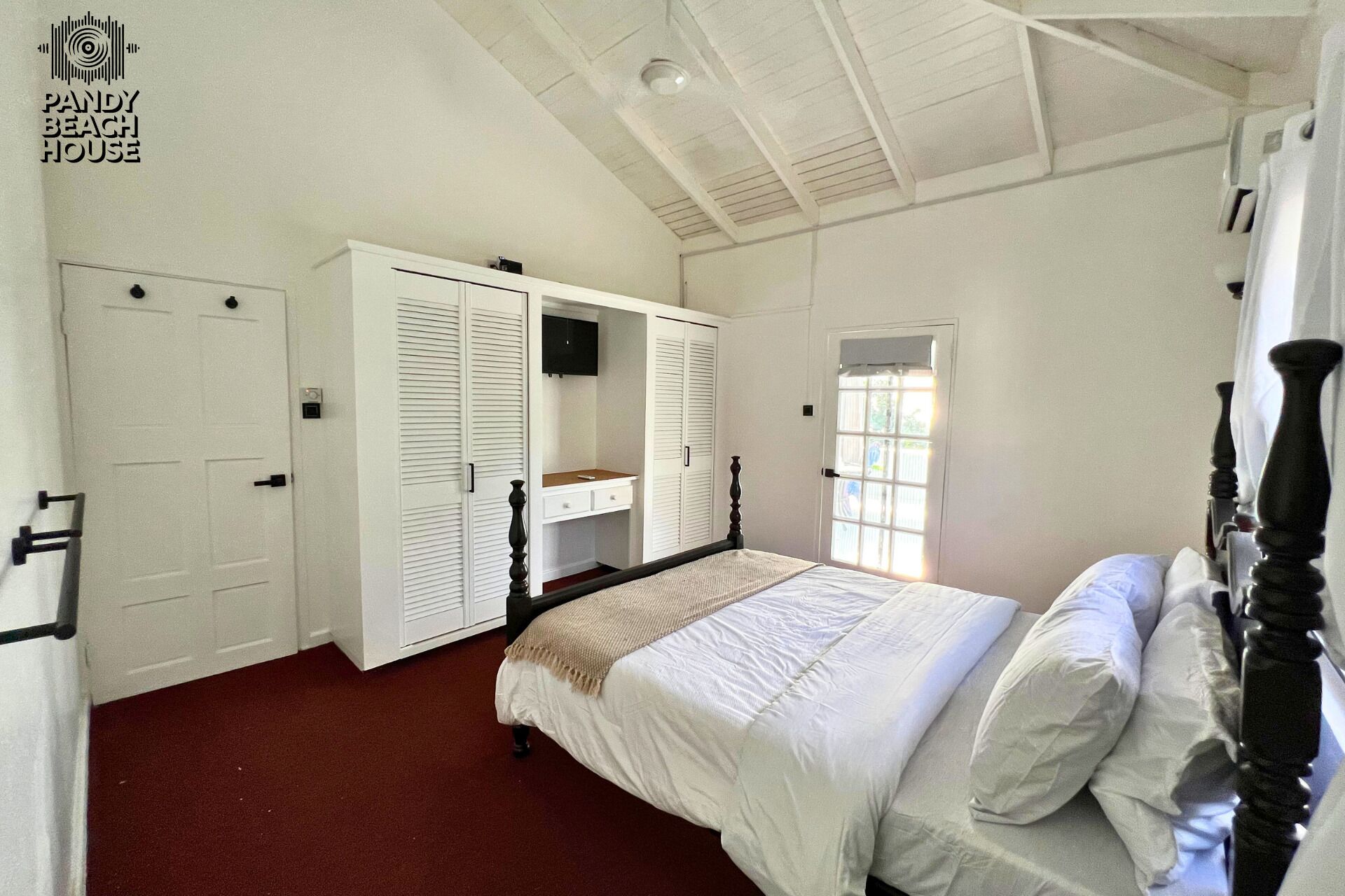 3 bedrooms, iron/ironing board, free WiFi