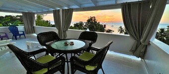 Ocean View 3-bedroom Apartment in Grand Anse with AC