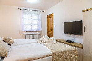 Iron/ironing board, travel cot, free WiFi, bed sheets