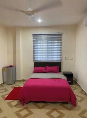 1 bedroom, bed sheets