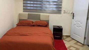1 bedroom, bed sheets