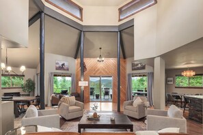 Smart TV, fireplace - Glacier Gateway Lodge - Luxury 6BR Glacier NP with River Views - FULLY LOADED! (Hungry Horse)