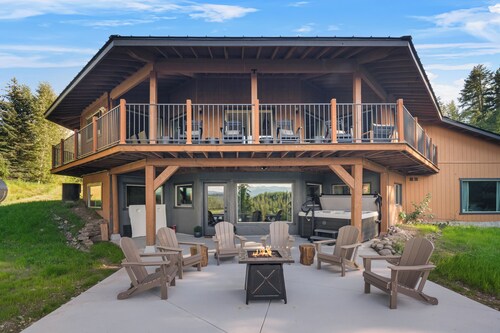 Glacier Gateway Lodge - Luxury 6BR Glacier NP with River Views - FULLY LOADED!