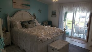 4 slaapkamers, een strijkplank/strijkijzer, gratis wifi, beddengoed