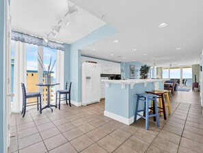 Dining - Majestic Beach Towers 2-1809 (Panama City Beach)