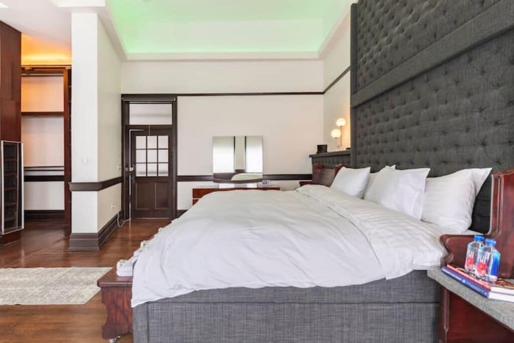 1 bedroom, iron/ironing board, internet, bed sheets