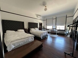 1 slaapkamer, een strijkplank/strijkijzer, internet, beddengoed