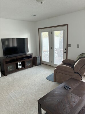 Living area - 3-bedroom House on the Water at the Lake of the Ozarks -3 Mile Marker (Eldon)