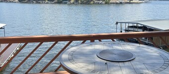 3-bedroom lakefront House at the Lake of the Ozarks -3 MM
