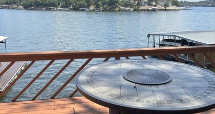 3-bedroom lakefront House at the Lake of the Ozarks -3 MM