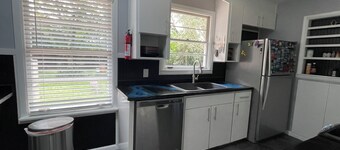 Puzzle Palace : Family & Pet-Friendly Haven