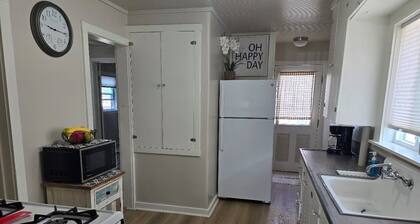 Charming 2-bedroom cottage in Craig--Walk to Shops, Dining & Downtown Activities