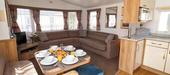 21 ป็อปลาร์ อเวนิว  