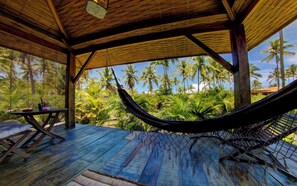Bungalow, 1 King Bed, Hot Tub, Garden View | Garden view