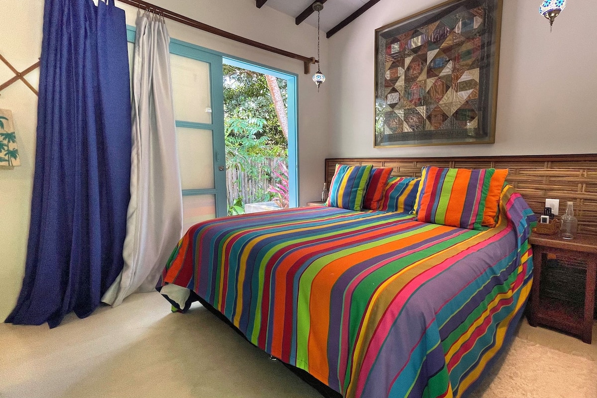 Suite, 1 King Bed, Lanai, Garden View