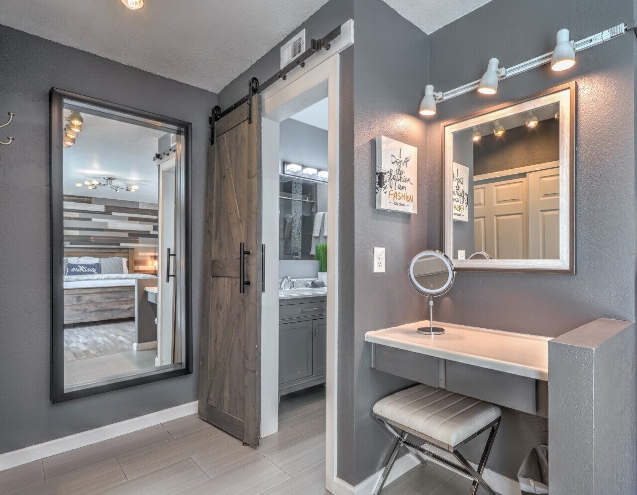 4 bedrooms, desk, iron/ironing board, travel cot