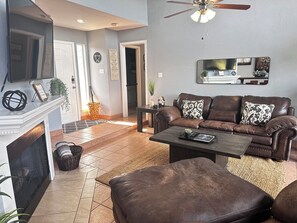 TV, fireplace