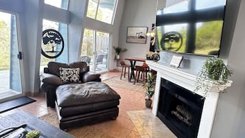 Télévision, cheminée