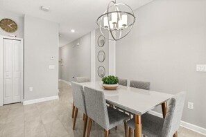 Dining - 4 Bedrooms / 3 Bathrooms / Storey Lake (4831DS) (Kissimmee)