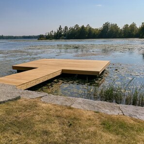 Property grounds - 3BR Lakefront Stay | Kayaks, Views & Cozy Spaces (North Kawartha)