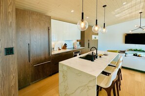 Fridge, oven, stovetop, dishwasher - 3BR Lakefront Stay | Kayaks, Views & Cozy Spaces (North Kawartha)