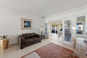Interior - Wake up to Ocean Views. Westpunt Curacao Willemstad (Willemstad)
