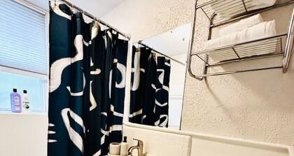 Studio City Stay in the heart of Downtown New Haven, commutable and walkable to Yale and Yale hospital.