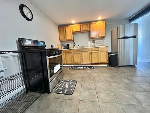 Cozy Two Bedroom Stay In Downtown New Haven!