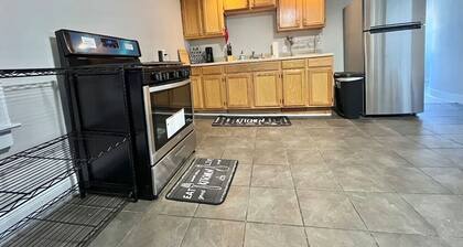 Cozy Two Bedroom Stay In Downtown New Haven!