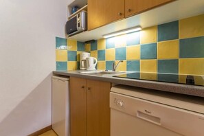 Kühlschrank, Mikrowelle, Geschirrspüler