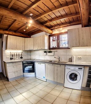 Microwave, oven, dishwasher, coffee/tea maker