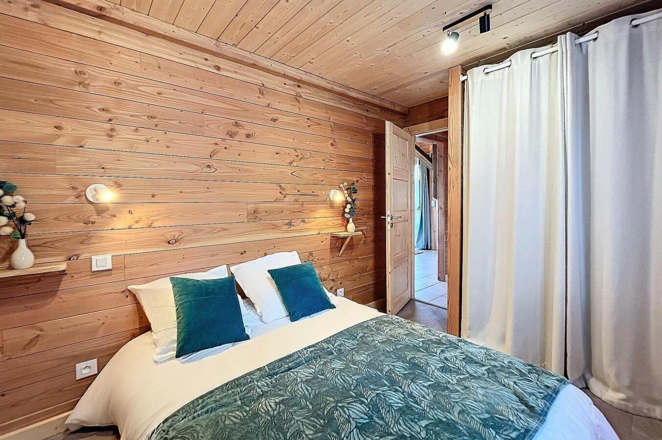 Landhaus, Erdgeschoss, Terrasse, Fernseher, Schließfach Für Die Skier, 75m², Le Corbier - Le Corbier