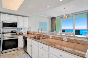Private kitchen - West Beach, Gulf Shores, Sanibel (Gulf Shores)