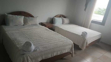 Chambre Double ou avec lits jumeaux, balcon | Wi-Fi gratuit