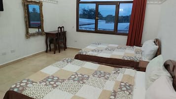Chambre Double, balcon | Wi-Fi gratuit